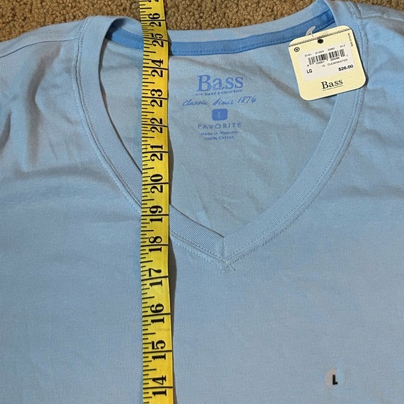 Bass Woman’s V-Neck Blue Shirt NWT Large - Picture 3 of 6